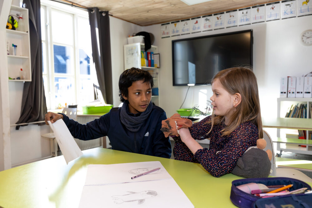 Kreativ undervisning med plads til fantasi – en hjertevarm skole for familier, der søger en god friskole.